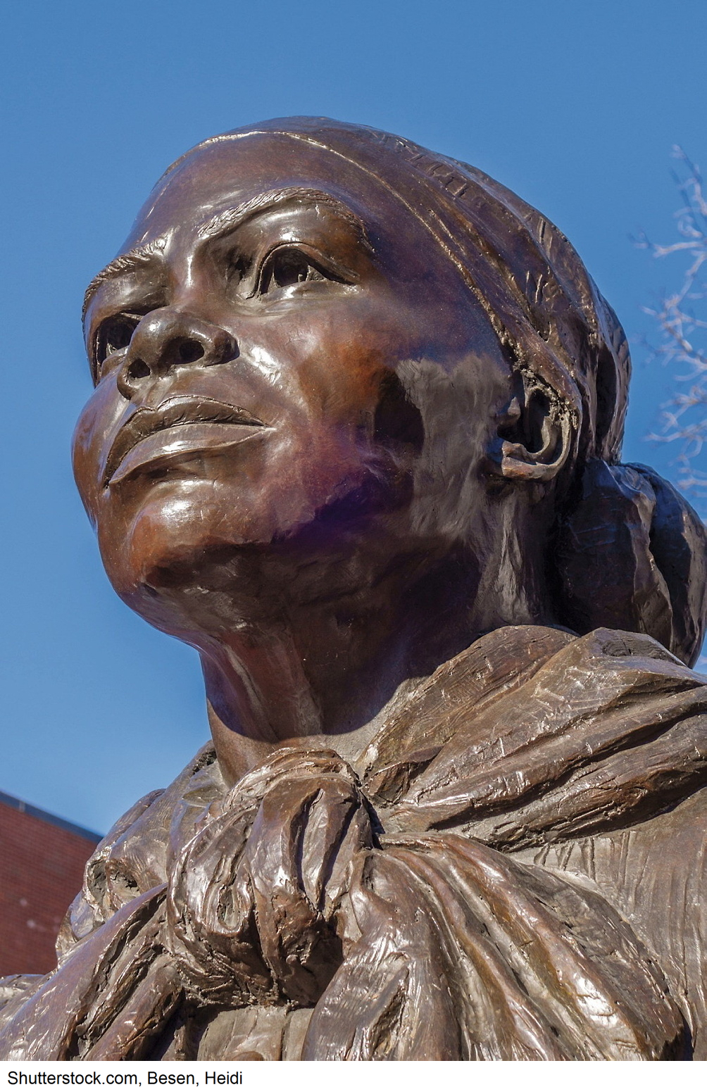 a statue of harriet tubman